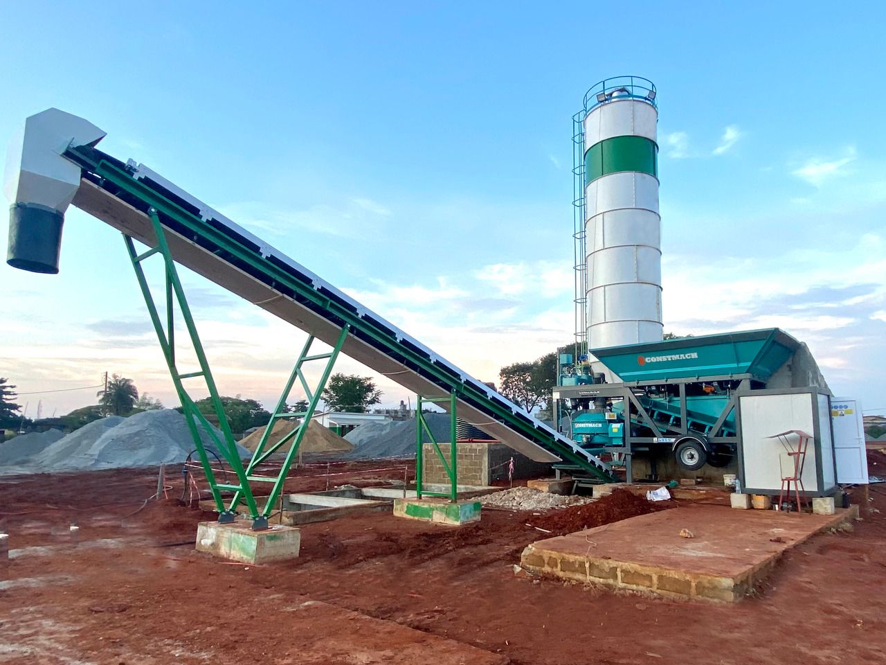 Constmach Mini-Mobile Betonmischanlage 30 m³/h - Pabrik beton: gambar 4 Constmach Mini-Mobile Betonmischanlage 30 m³/h - Pabrik beton: gambar 4