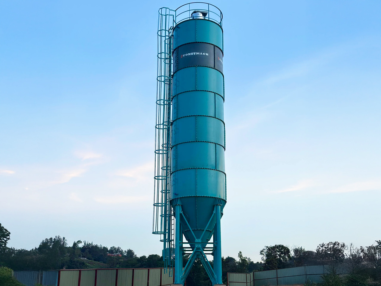 Constmach Silo à Ciment d'une Capacité de 100 Tonnes - Silo semen: gambar 2 Constmach Silo à Ciment d'une Capacité de 100 Tonnes - Silo semen: gambar 2
