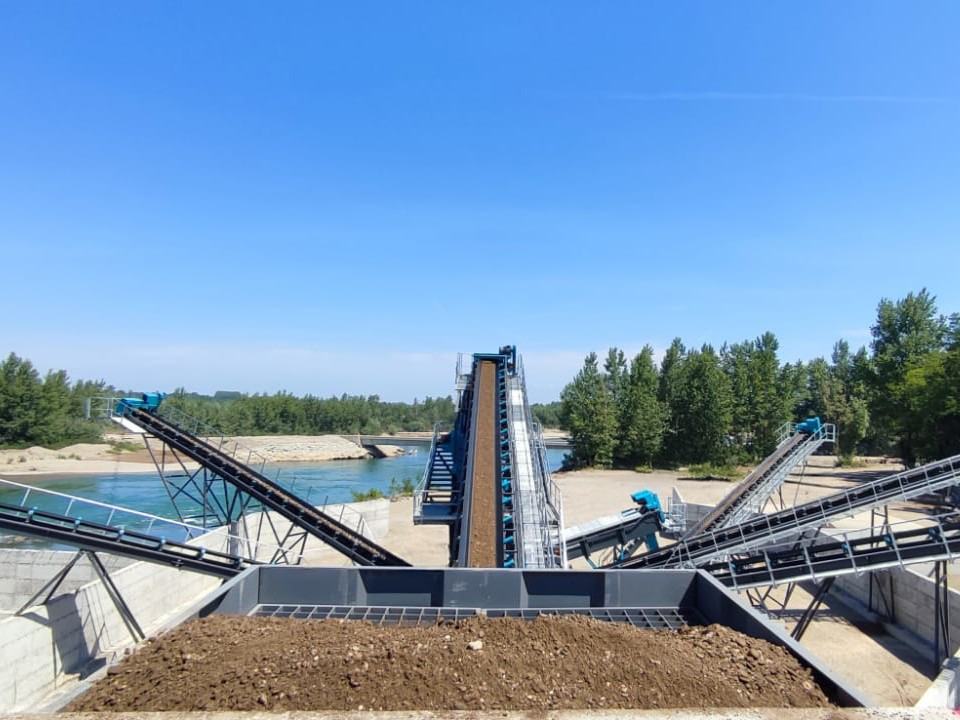 Constmach Stationäre Sand- und Kieswasch- und Siebanlage - Screener: gambar 1 Constmach Stationäre Sand- und Kieswasch- und Siebanlage - Screener: gambar 1