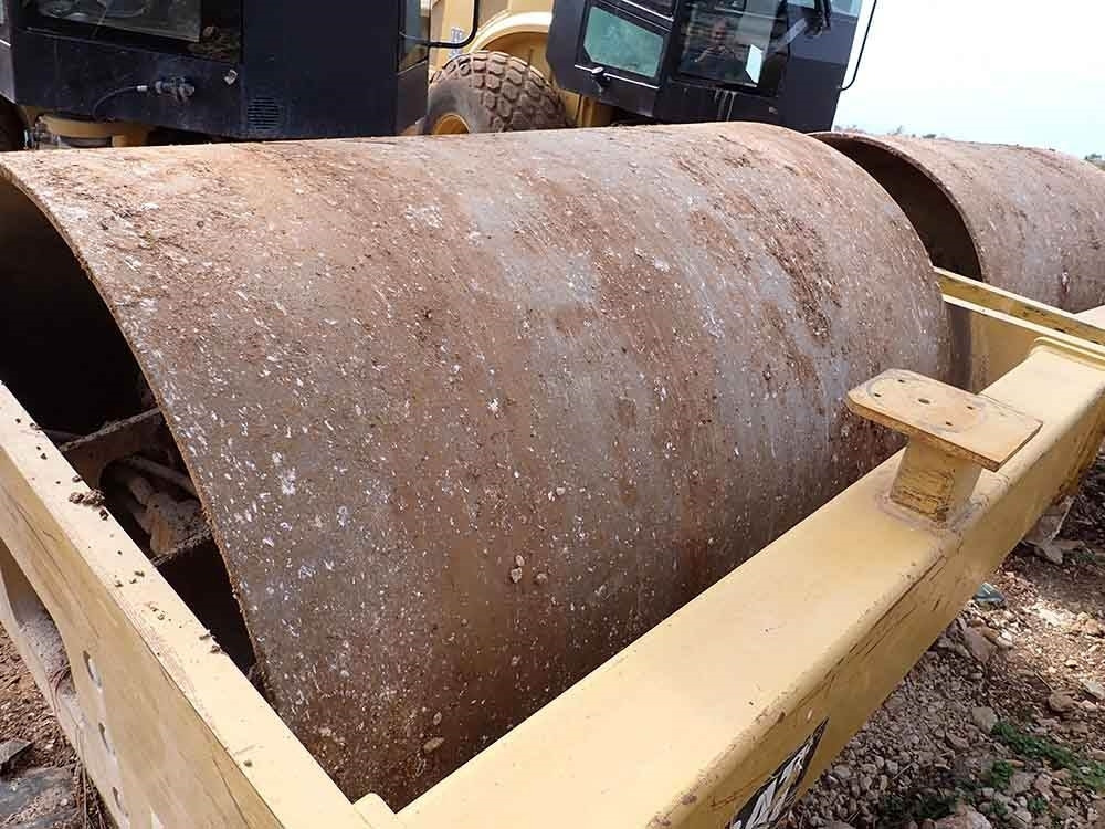 Pelat getar CAT CS64B: gambar 24 Pelat getar CAT CS64B: gambar 24