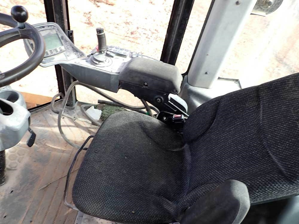 Pelat getar CAT CS64B: gambar 20 Pelat getar CAT CS64B: gambar 20