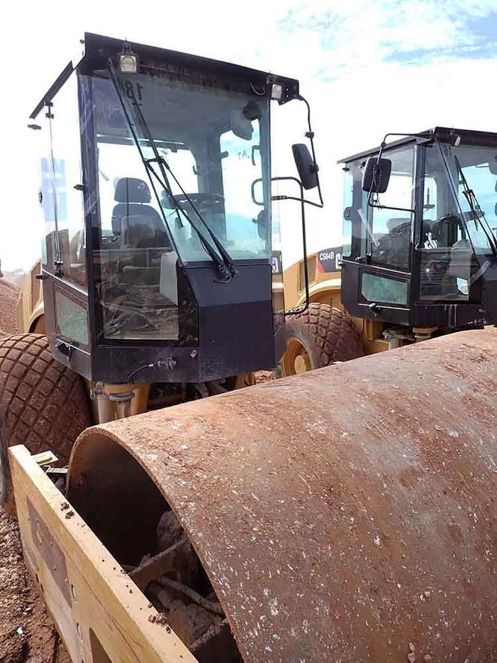 CAT CS64B  - Pelat getar: gambar 2 CAT CS64B  - Pelat getar: gambar 2