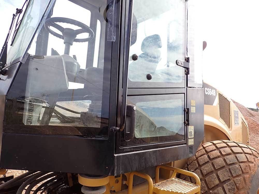Pelat getar CAT CS64B: gambar 16 Pelat getar CAT CS64B: gambar 16