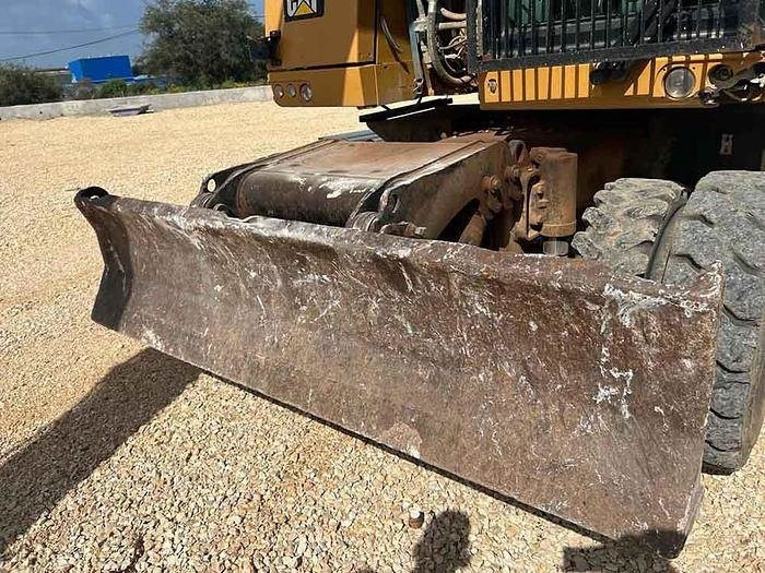 Ekskavator roda CAT M320F: gambar 6