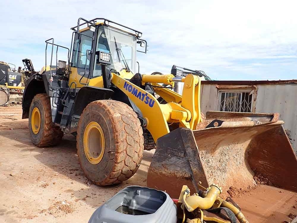 Komatsu WA380-8 - Wheel loader: gambar 1 Komatsu WA380-8 - Wheel loader: gambar 1