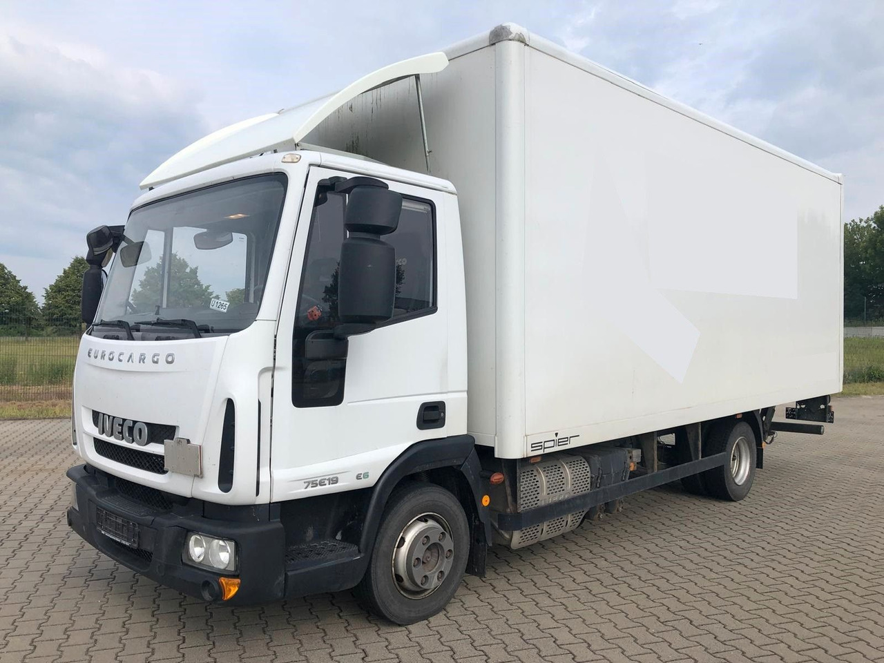 Iveco 75 E 190 Koffer*LBW*Schalter*Blatt/Luft*Klima - Van box: gambar 3 Iveco 75 E 190 Koffer*LBW*Schalter*Blatt/Luft*Klima - Van box: gambar 3