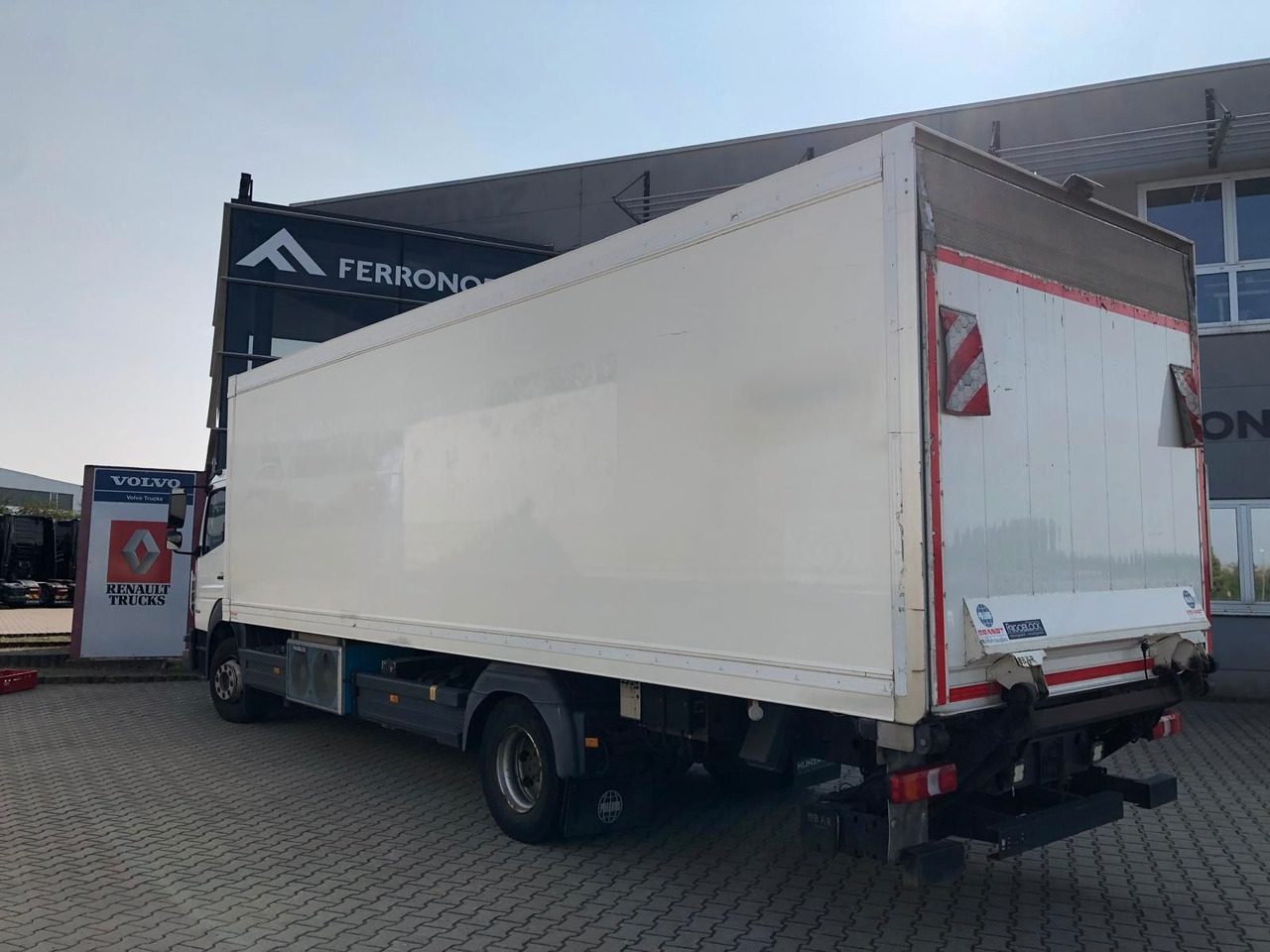 Mercedes-Benz Atego 1530 Frigoblock*3 Verdampfer+Trennwände - Truk berpendingin: gambar 4 Mercedes-Benz Atego 1530 Frigoblock*3 Verdampfer+Trennwände - Truk berpendingin: gambar 4