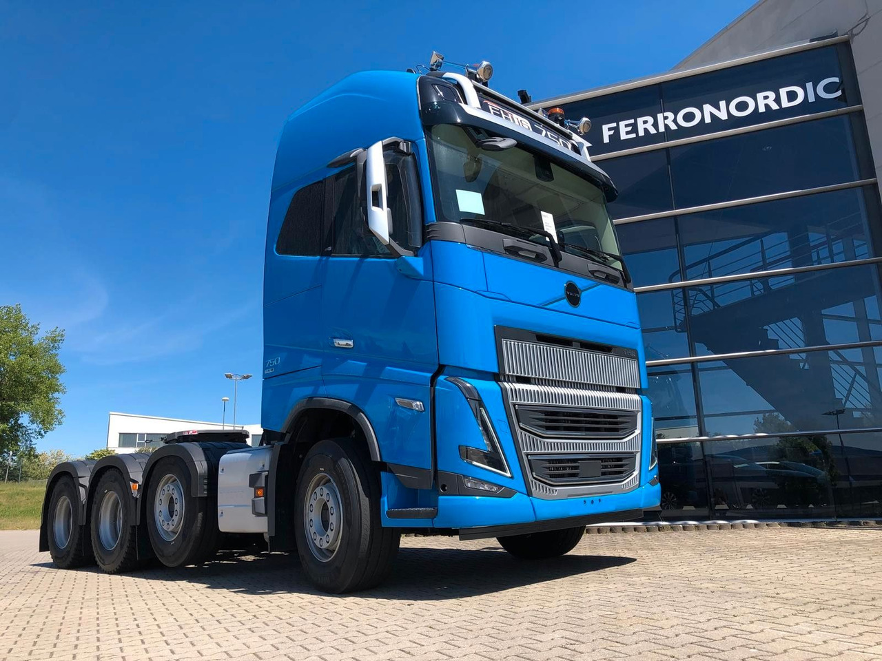Volvo FH16 750 XL 8x4 Tridem*100T*Kriechgänge*Retarder Volvo FH16 750 XL 8x4 Tridem*100T*Kriechgänge*Retarder - Tractor head: gambar 1 Volvo FH16 750 XL 8x4 Tridem*100T*Kriechgänge*Retarder Volvo FH16 750 XL 8x4 Tridem*100T*Kriechgänge*Retarder - Tractor head: gambar 1