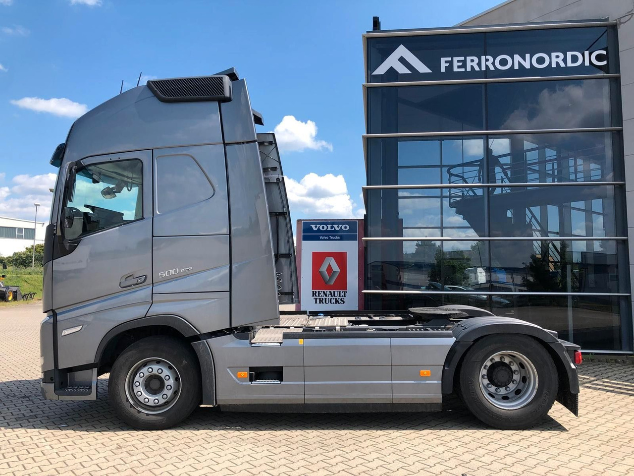 Volvo FH500 XL*TurboComp*2Tanks*Standklima*Navi*VDS - Tractor head: gambar 5 Volvo FH500 XL*TurboComp*2Tanks*Standklima*Navi*VDS - Tractor head: gambar 5