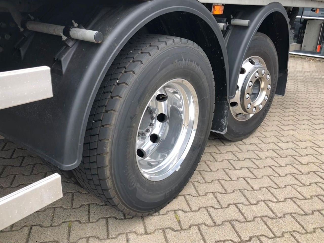 Volvo FE 350 26T 6x2 Lenkachse*ALU*LBW*EDSCHA - Truk dengan terpal samping: gambar 5 Volvo FE 350 26T 6x2 Lenkachse*ALU*LBW*EDSCHA - Truk dengan terpal samping: gambar 5