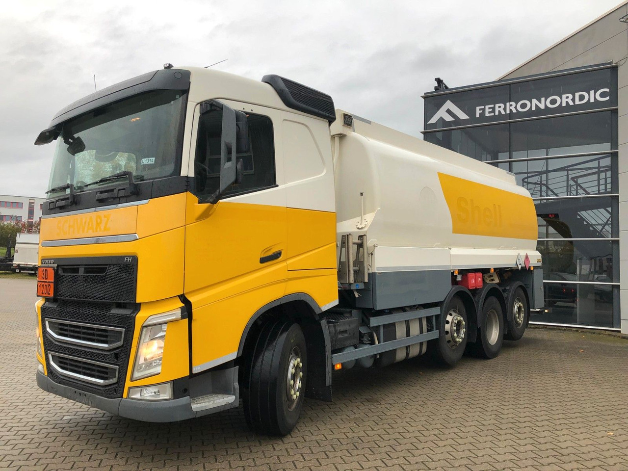 Volvo FH420 Tridem*ADR*3 Kammern 26700LT*ROHR*Sening - Truk tangki: gambar 3 Volvo FH420 Tridem*ADR*3 Kammern 26700LT*ROHR*Sening - Truk tangki: gambar 3