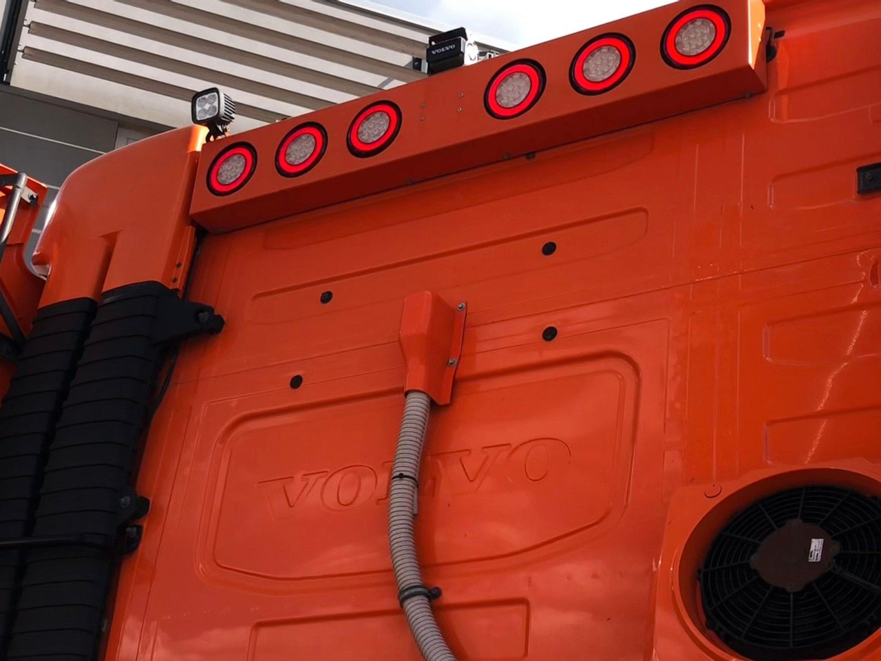 Volvo FH460 8x4 Tridem*TopZustand*excellent condition - Truk jungkit: gambar 3 Volvo FH460 8x4 Tridem*TopZustand*excellent condition - Truk jungkit: gambar 3