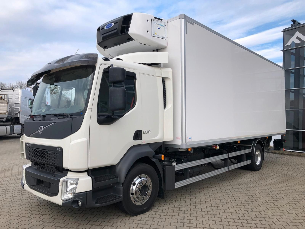 Volvo FL16.280 VollLuft*LBW *Carrier Supra850*a.Miete - Truk berpendingin: gambar 2 Volvo FL16.280 VollLuft*LBW *Carrier Supra850*a.Miete - Truk berpendingin: gambar 2