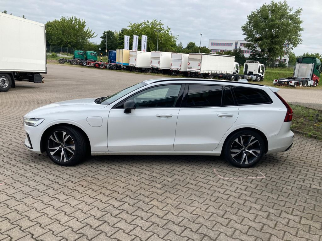 Volvo V60 T6 AWD R-Design Expression Recharge Plug-In Volvo V60 T6 AWD R-Design Expression Recharge Plug-In - Station wagon: gambar 2 Volvo V60 T6 AWD R-Design Expression Recharge Plug-In Volvo V60 T6 AWD R-Design Expression Recharge Plug-In - Station wagon: gambar 2