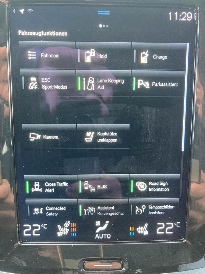 Leasing  Volvo V60 T8 R Design Recharge Plug-In Hybrid AWD Volvo V60 T8 R Design Recharge Plug-In Hybrid AWD: gambar 24