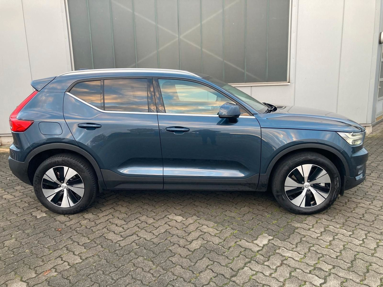 Volvo XC 40 T4 Inscription Expr. Recharge Plug-In Hyb - Mobil SUV: gambar 2 Volvo XC 40 T4 Inscription Expr. Recharge Plug-In Hyb - Mobil SUV: gambar 2