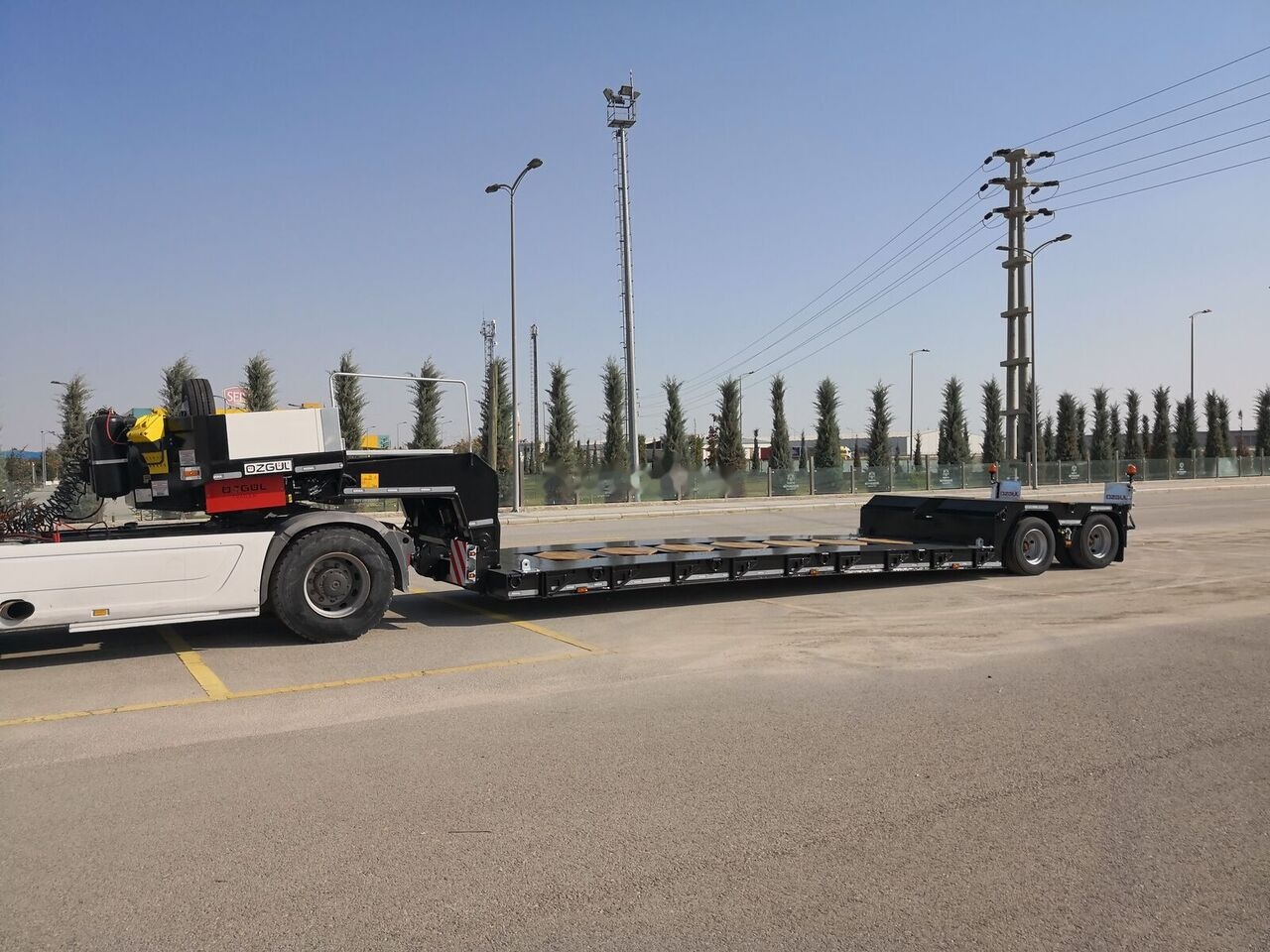 Özgül 2 AXLE LOW LOADER SEMI TRAILER - Semi-trailer low bed: gambar 2 Özgül 2 AXLE LOW LOADER SEMI TRAILER - Semi-trailer low bed: gambar 2