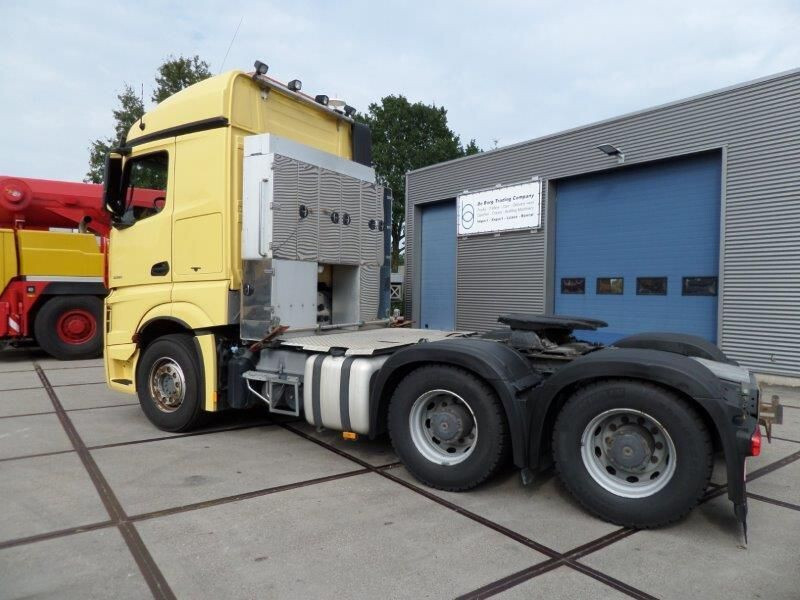 Mercedes-Benz Actros 3351 6x4 - Tractor head: gambar 4 Mercedes-Benz Actros 3351 6x4 - Tractor head: gambar 4
