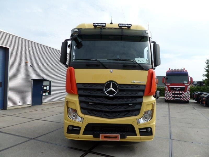 Mercedes-Benz Actros 3351 6x4 - Tractor head: gambar 2 Mercedes-Benz Actros 3351 6x4 - Tractor head: gambar 2