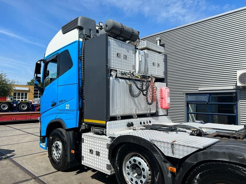 Volvo FH 16.750 8x4 Heavy Haulage Tractor - Tractor head: gambar 4 Volvo FH 16.750 8x4 Heavy Haulage Tractor - Tractor head: gambar 4