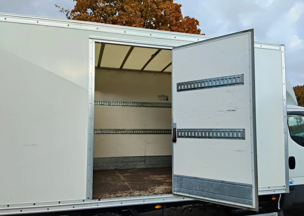 Truk box Iveco Daily: gambar 23 Truk box Iveco Daily: gambar 23