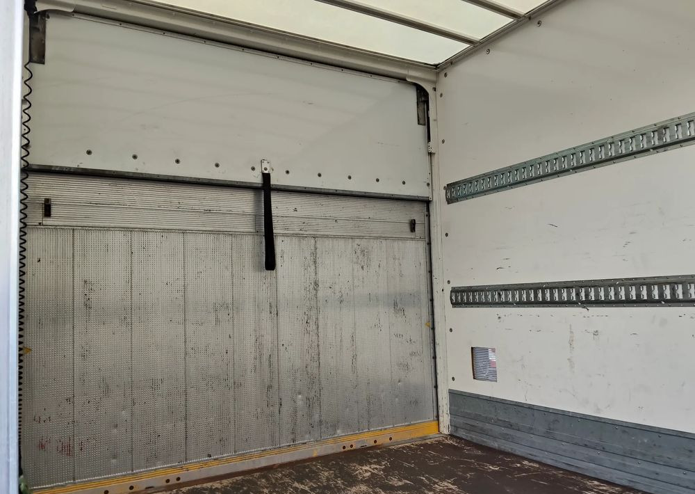 Truk box Iveco Daily: gambar 22 Truk box Iveco Daily: gambar 22