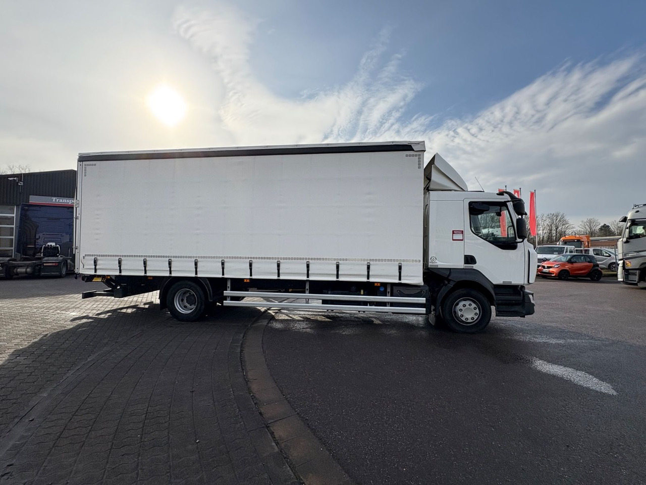 Renault D 16.280 Curtainsider - Truk dengan terpal samping: gambar 4 Renault D 16.280 Curtainsider - Truk dengan terpal samping: gambar 4