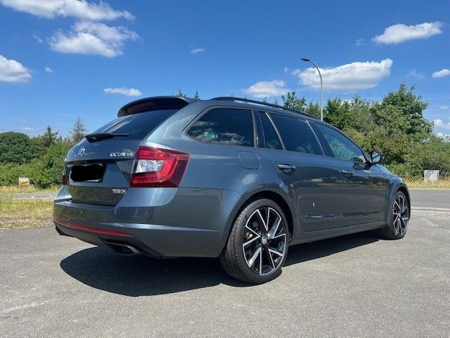 Skoda Octavia Combi RS 4x4 - Station wagon: gambar 3 Skoda Octavia Combi RS 4x4 - Station wagon: gambar 3
