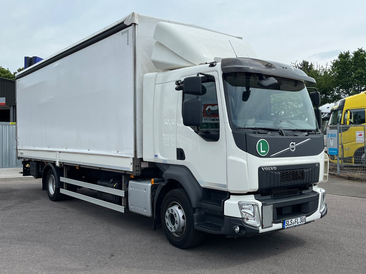 Volvo FL 14.245 Junghanns Schiebeplane LBW - Truk dengan terpal samping: gambar 3 Volvo FL 14.245 Junghanns Schiebeplane LBW - Truk dengan terpal samping: gambar 3