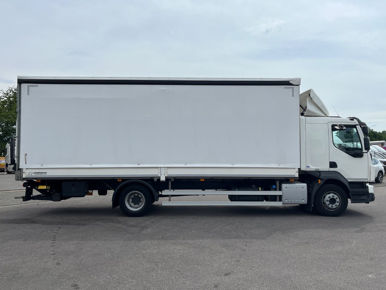 Volvo FL 14.245 Junghanns Schiebeplane LBW - Truk dengan terpal samping: gambar 4 Volvo FL 14.245 Junghanns Schiebeplane LBW - Truk dengan terpal samping: gambar 4