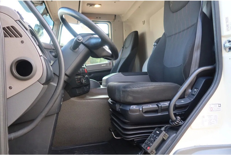 Truk box DAF CF 290 FA Bak + klep Dhollandia 2000 KG: gambar 5 Truk box DAF CF 290 FA Bak + klep Dhollandia 2000 KG: gambar 5