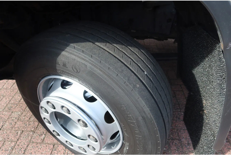 Truk box DAF CF 290 FA Bak + klep Dhollandia 2000 KG: gambar 7 Truk box DAF CF 290 FA Bak + klep Dhollandia 2000 KG: gambar 7