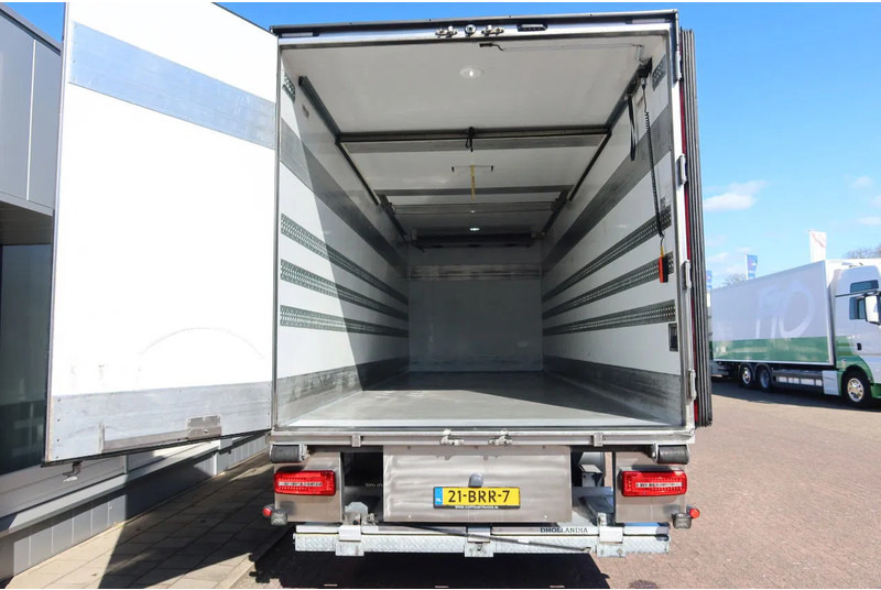 DAF CF 300 Koel/Vries Carrier iceland + Dhollandia 2500KG klep trenn wand - Truk berpendingin: gambar 3 DAF CF 300 Koel/Vries Carrier iceland + Dhollandia 2500KG klep trenn wand - Truk berpendingin: gambar 3