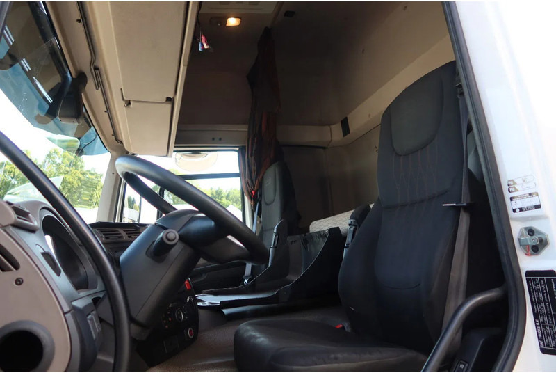 DAF CF 410 Bak+Klep Dhollandia 2.000 kg Slaapcabine - Truk box: gambar 5 DAF CF 410 Bak+Klep Dhollandia 2.000 kg Slaapcabine - Truk box: gambar 5