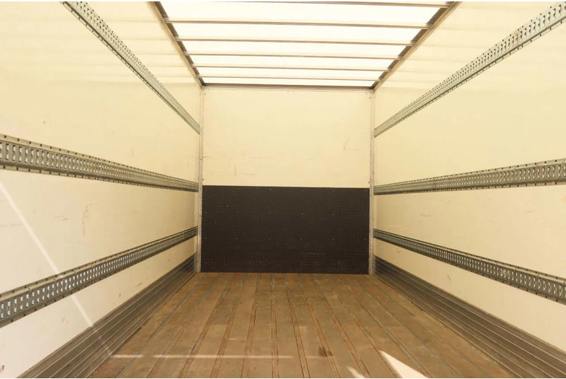 DAF LF 210 FA Bakwagen + Dhollandia 2000 kg klep extra accu set, 3x bindrail + stang. - Truk box: gambar 4 DAF LF 210 FA Bakwagen + Dhollandia 2000 kg klep extra accu set, 3x bindrail + stang. - Truk box: gambar 4