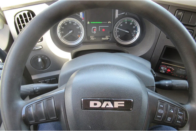 DAF LF 250 250 bak + klep + schuifzeil E6 - Truk dengan terpal samping: gambar 5 DAF LF 250 250 bak + klep + schuifzeil E6 - Truk dengan terpal samping: gambar 5
