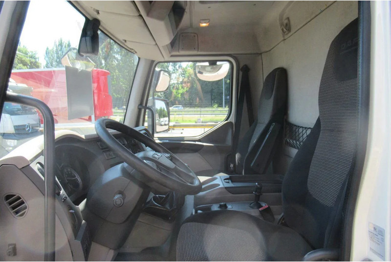 DAF LF 250 250 bak + klep + schuifzeil E6 - Truk dengan terpal samping: gambar 4 DAF LF 250 250 bak + klep + schuifzeil E6 - Truk dengan terpal samping: gambar 4