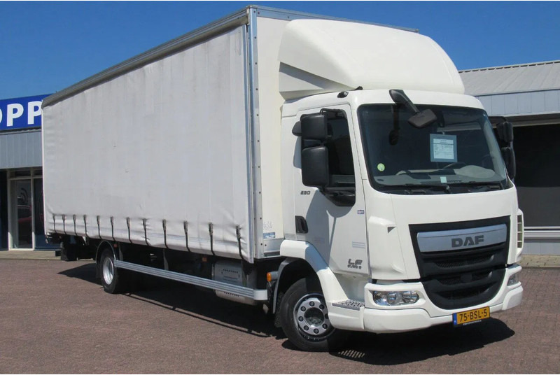DAF LF 250 250 bak + klep + schuifzeil E6 - Truk dengan terpal samping: gambar 2 DAF LF 250 250 bak + klep + schuifzeil E6 - Truk dengan terpal samping: gambar 2