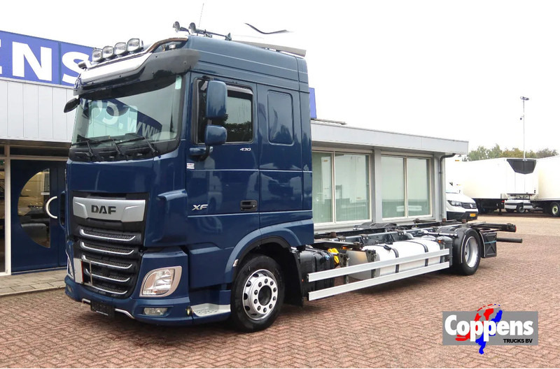 DAF XF 430 430 FA 4x2 BDF/Chassiscabine Wisselbare opbouw - Truk sasis: gambar 1 DAF XF 430 430 FA 4x2 BDF/Chassiscabine Wisselbare opbouw - Truk sasis: gambar 1