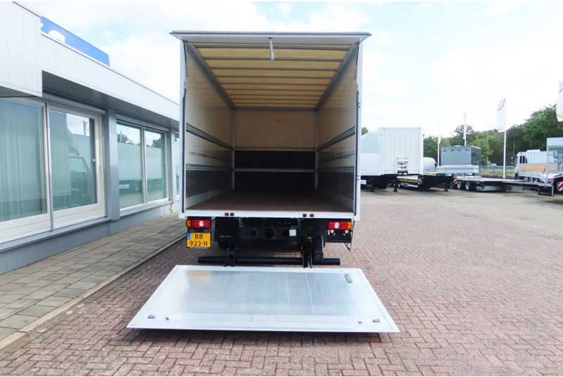 FUSO Canter 7 C 18 Bak+Klep 1000 kg - Truk box: gambar 5 FUSO Canter 7 C 18 Bak+Klep 1000 kg - Truk box: gambar 5