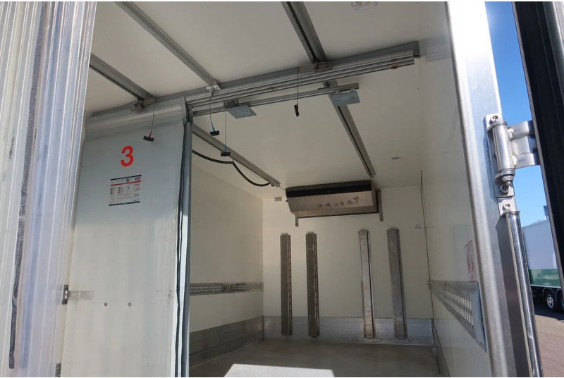 FUSO Canter Thermoking T 600R Koel/Vries + Laadklep - Truk berpendingin: gambar 3 FUSO Canter Thermoking T 600R Koel/Vries + Laadklep - Truk berpendingin: gambar 3