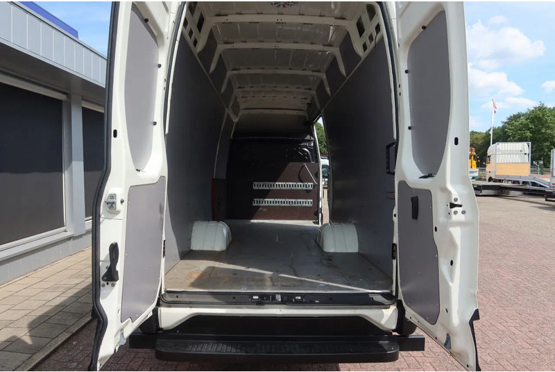 Iveco 70-C 18 Automaat L3H3 C RIJBEWIJS - Van panel: gambar 4 Iveco 70-C 18 Automaat L3H3 C RIJBEWIJS - Van panel: gambar 4