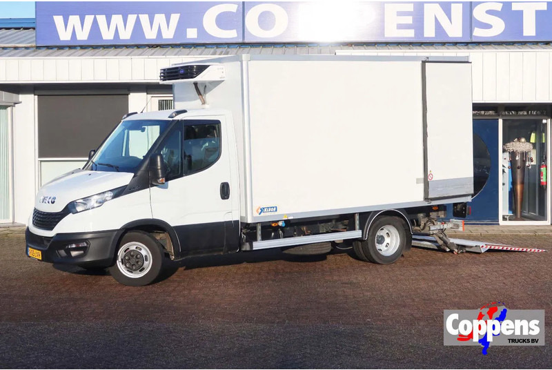Iveco Daily 35C16 Carrier Xarios 350 Koel+Vries+verwarmen + stekker 220 volt, Dhollandia 750 kg klep - Van berpendingin: gambar 1 Iveco Daily 35C16 Carrier Xarios 350 Koel+Vries+verwarmen + stekker 220 volt, Dhollandia 750 kg klep - Van berpendingin: gambar 1