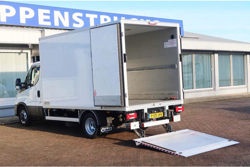 Iveco Daily 35C16 Carrier Xarios 350 Koel+Vries+verwarmen + stekker 220 volt, Dhollandia 750 kg klep - Van berpendingin: gambar 4 Iveco Daily 35C16 Carrier Xarios 350 Koel+Vries+verwarmen + stekker 220 volt, Dhollandia 750 kg klep - Van berpendingin: gambar 4