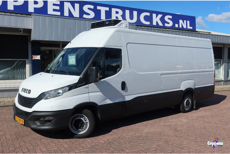 Iveco Daily 35S16 Iveco 35S16 L3/H2 Koel/Vries/ verwarmen Carrier Xarios 350 + 220 volt nacht aansluiting - Van berpendingin: gambar 1 Iveco Daily 35S16 Iveco 35S16 L3/H2 Koel/Vries/ verwarmen Carrier Xarios 350 + 220 volt nacht aansluiting - Van berpendingin: gambar 1