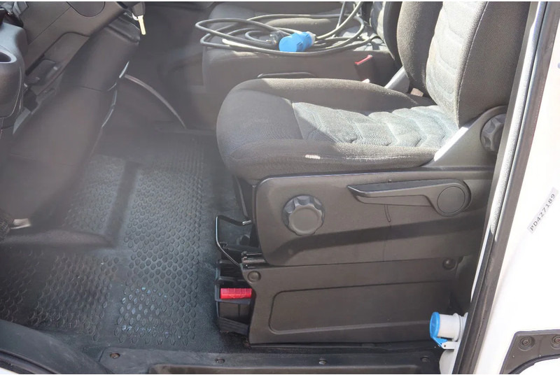 Iveco Daily 35S16 Iveco 35S16 L3/H2 Koel/Vries/ verwarmen Carrier Xarios 350 + 220 volt nacht aansluiting - Van berpendingin: gambar 5 Iveco Daily 35S16 Iveco 35S16 L3/H2 Koel/Vries/ verwarmen Carrier Xarios 350 + 220 volt nacht aansluiting - Van berpendingin: gambar 5