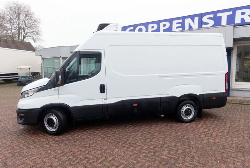 Iveco Daily 35S16 Koelen/vriezen/verwarmen Carrier Xarios 350 + nacht aansluiting 220 volt - Van berpendingin: gambar 2 Iveco Daily 35S16 Koelen/vriezen/verwarmen Carrier Xarios 350 + nacht aansluiting 220 volt - Van berpendingin: gambar 2
