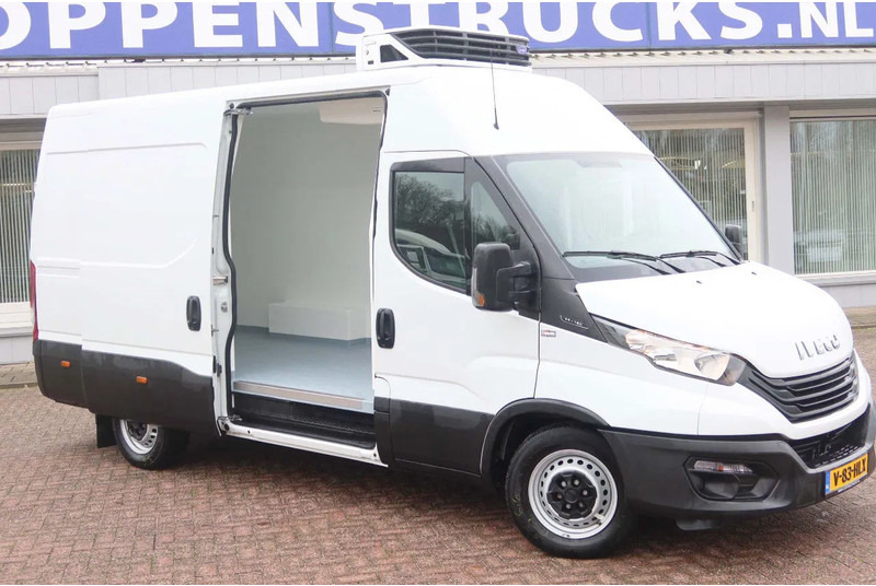 Iveco Daily 35S16 Koelen/vriezen/verwarmen Carrier Xarios 350 + nacht aansluiting 220 volt - Van berpendingin: gambar 3 Iveco Daily 35S16 Koelen/vriezen/verwarmen Carrier Xarios 350 + nacht aansluiting 220 volt - Van berpendingin: gambar 3
