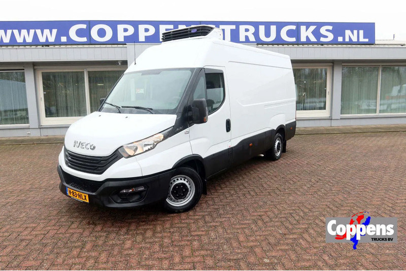 Iveco Daily 35S16 Koelen/vriezen/verwarmen Carrier Xarios 350 + nacht aansluiting 220 volt - Van berpendingin: gambar 1 Iveco Daily 35S16 Koelen/vriezen/verwarmen Carrier Xarios 350 + nacht aansluiting 220 volt - Van berpendingin: gambar 1