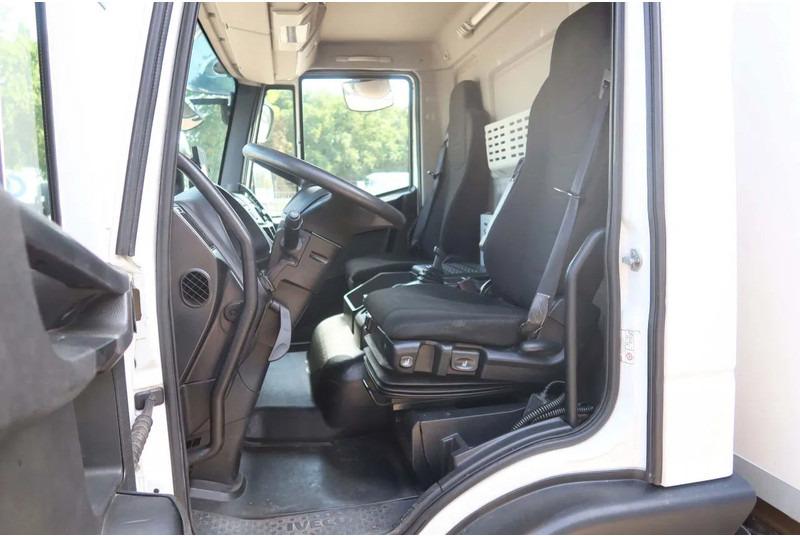 Iveco EuroCargo 120 El 210L Carrier Supra 850 MT Koel/Vries+Klep Bitemp met verplaatsbare wand - Truk berpendingin: gambar 5 Iveco EuroCargo 120 El 210L Carrier Supra 850 MT Koel/Vries+Klep Bitemp met verplaatsbare wand - Truk berpendingin: gambar 5